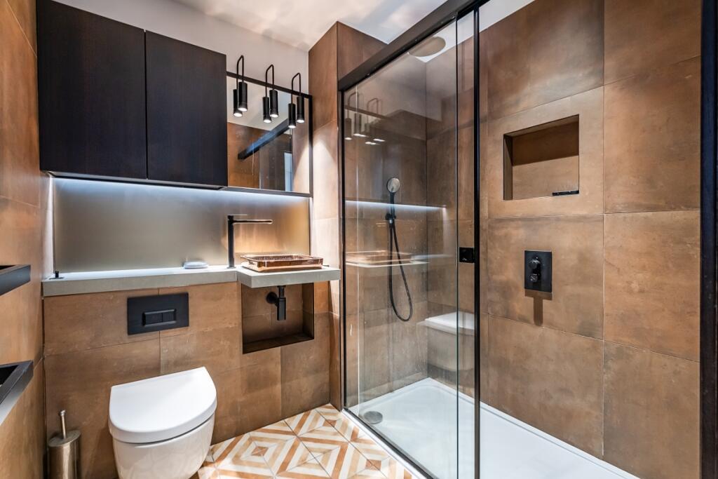 6 Exchange Gardens, London, SW8