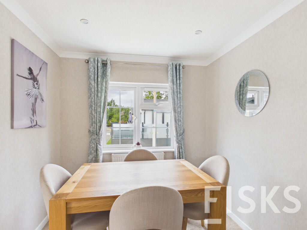 House in Castle Point, Canvey Island - View 5