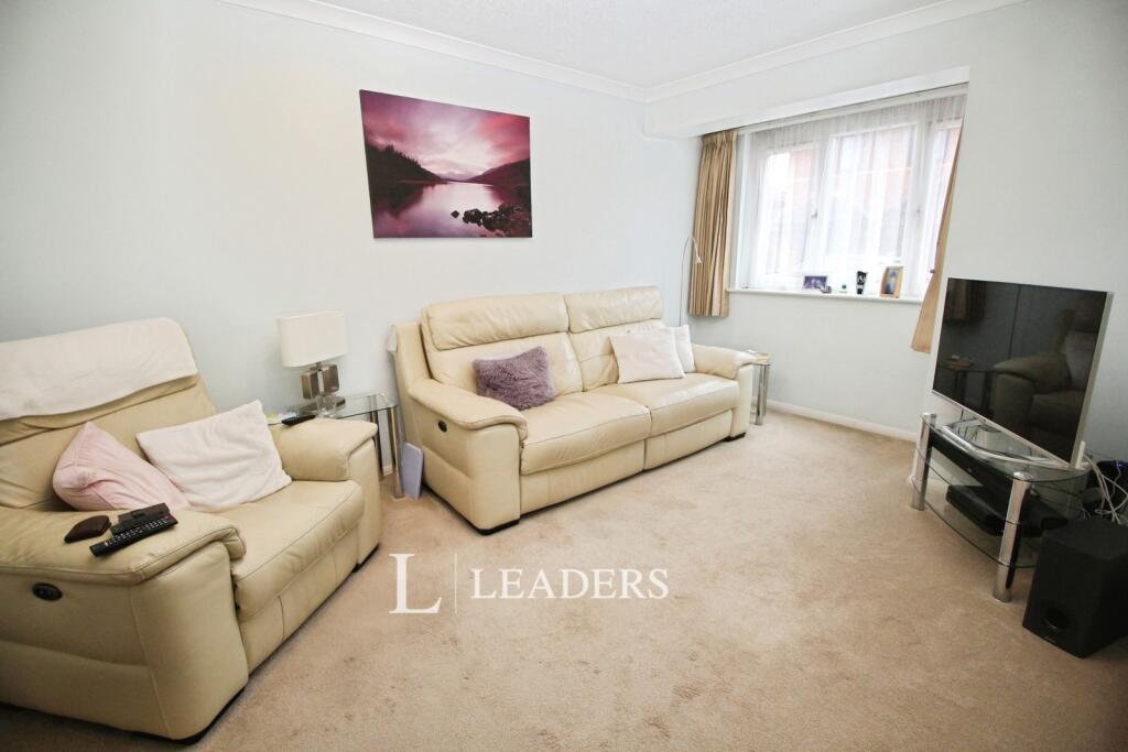 House in Milton Keynes, Crownhill, Shenley Church End - View 4