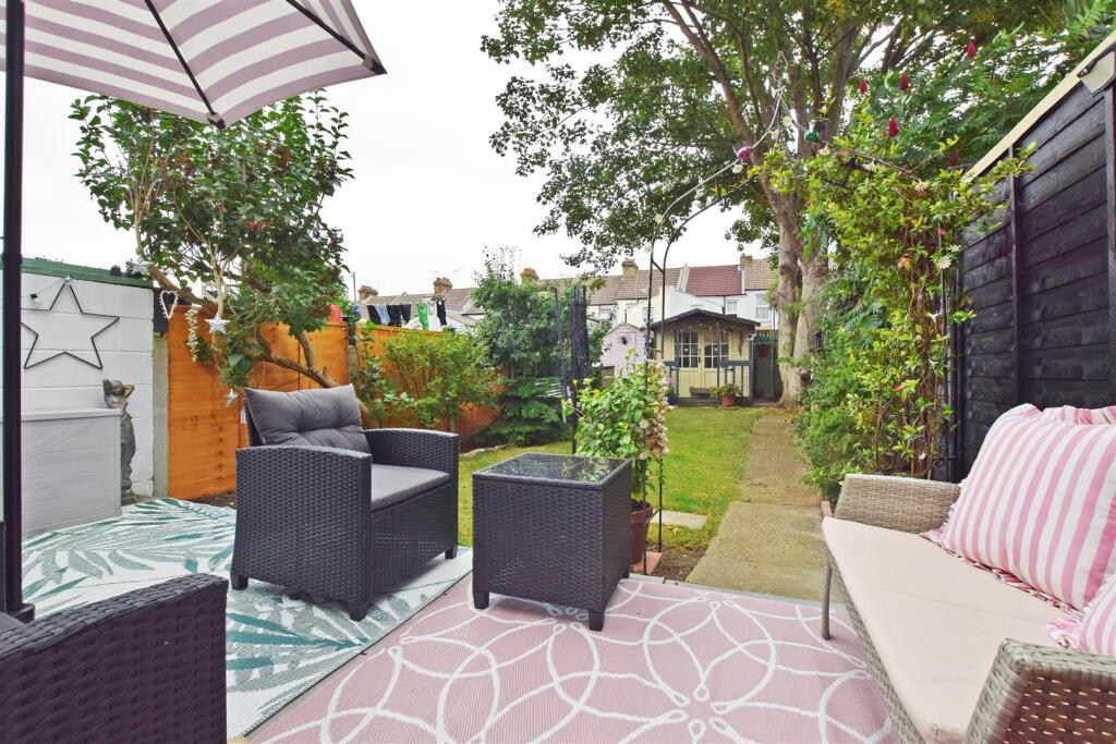House in Gillingham, Twydall - View 3