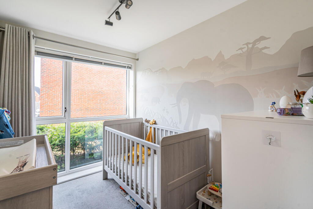 Apartment in Guildford - More