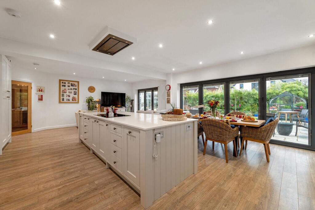 Additional image 6 of Bucknalls Drive, Bricket Wood, AL2