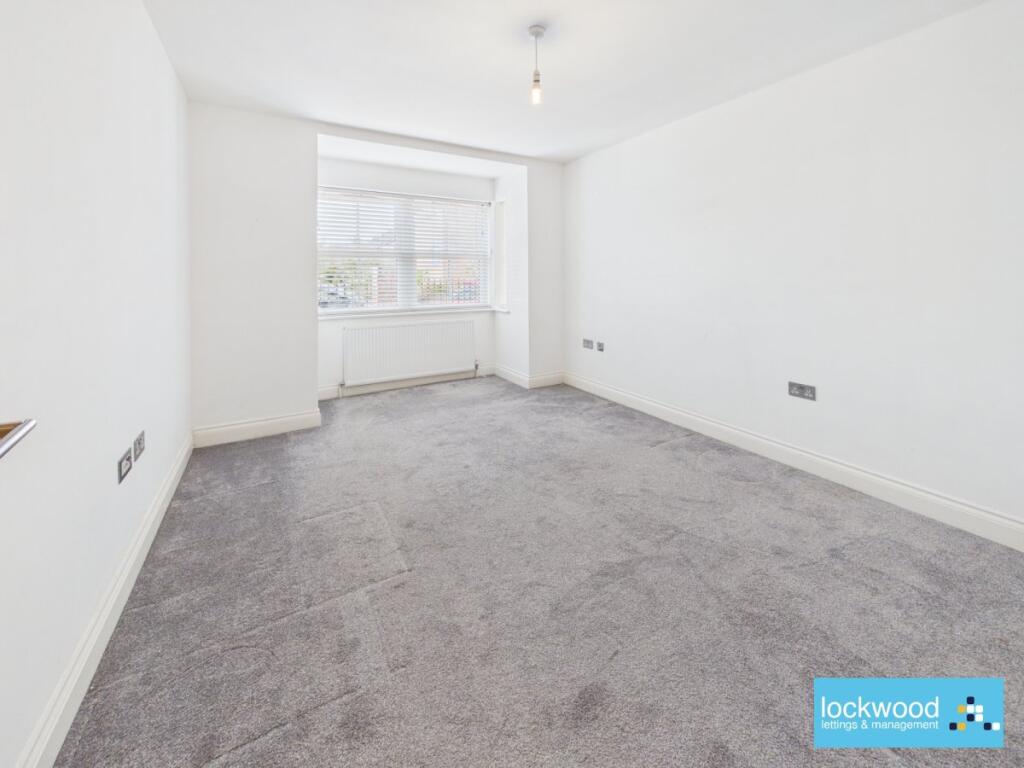 Apartment in Spelthorne, Surrey - View 5
