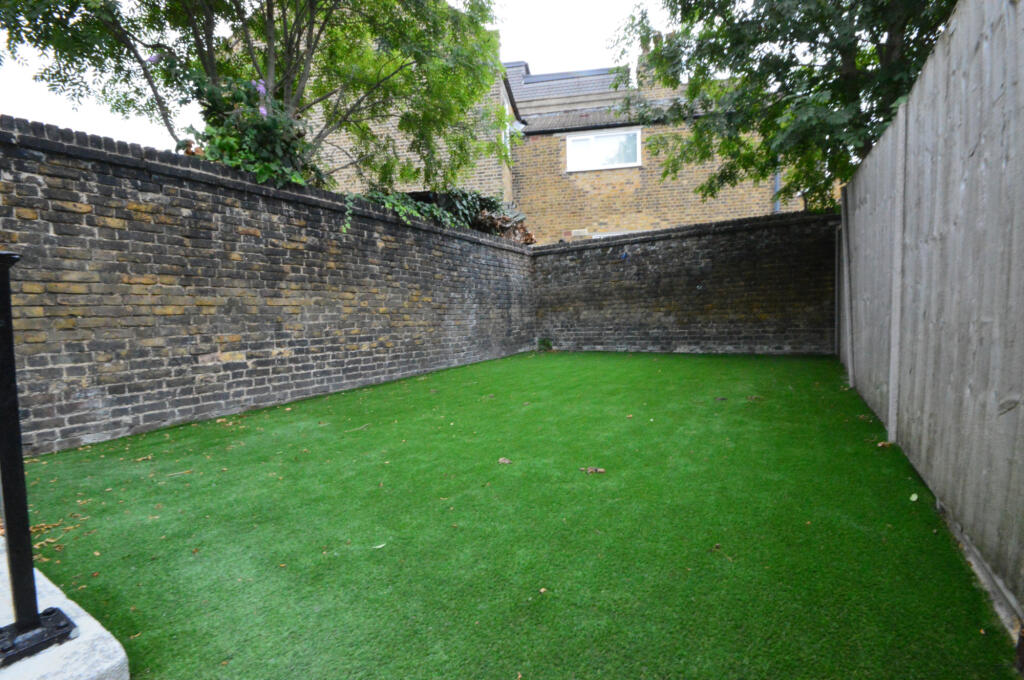 Apartment in London - View 3