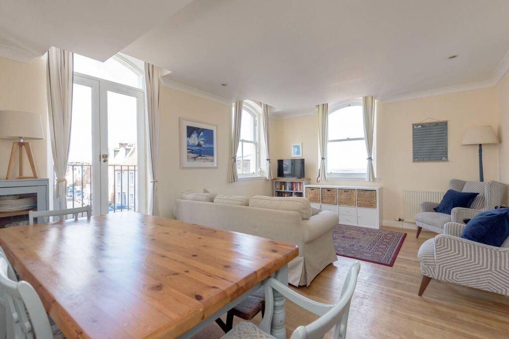 Main image of property: Flat 3, 15 Market Place, North Berwick, EH39 4JF