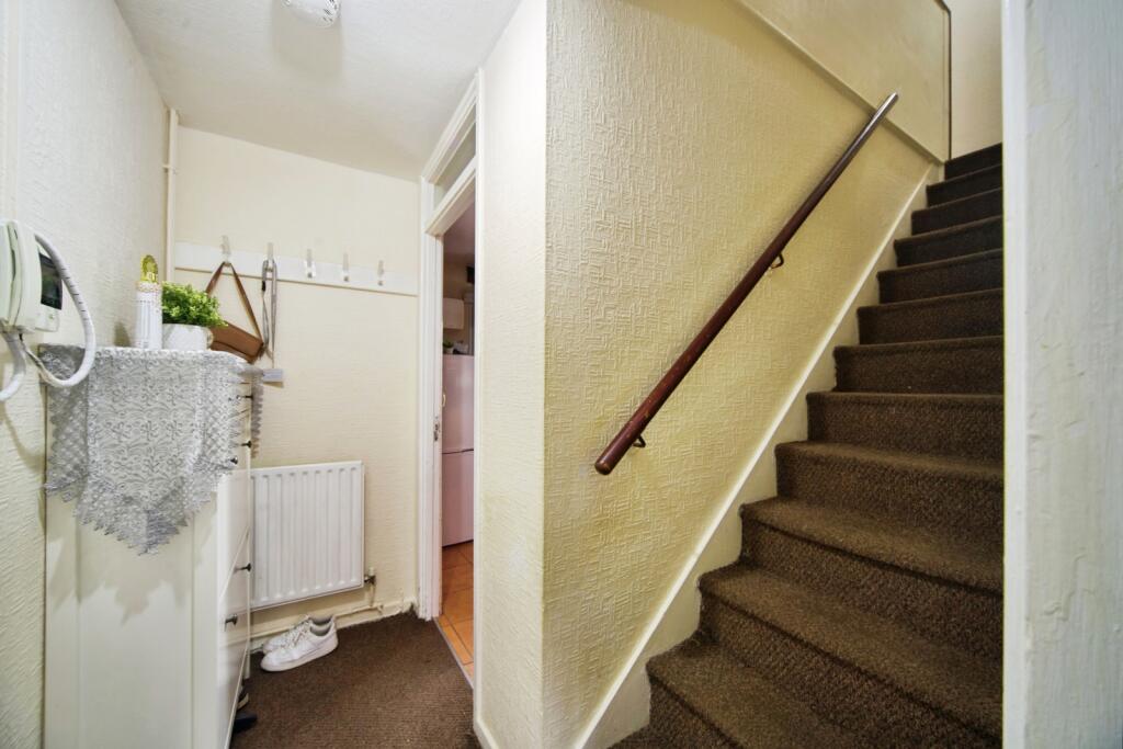 Barrowfield Close, London, N9 photo 2