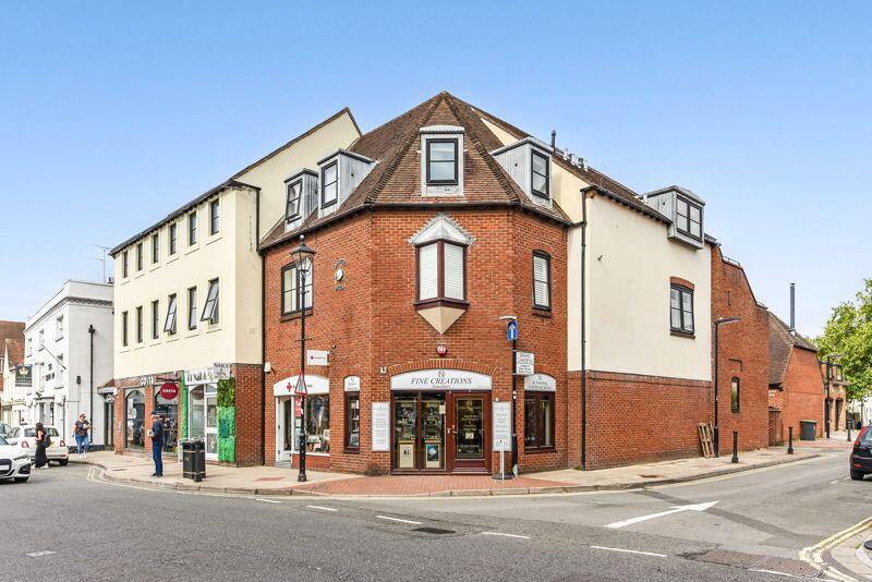 1-bed flat on Oyster Mews, Emsworth, £179,995