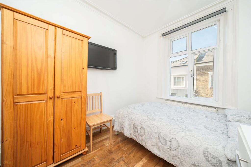 House in London, Shepherd's Bush - More