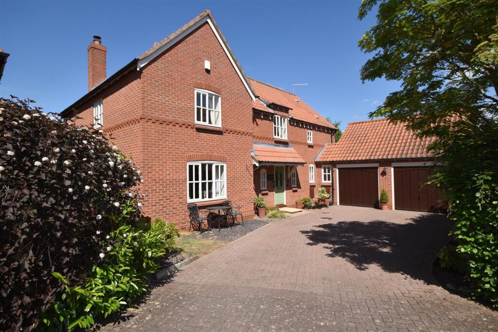 Main image of property: Tudor Oaks, Elston, Newark