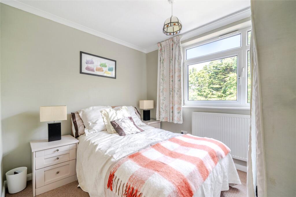 Apartment in Bromley - View 4