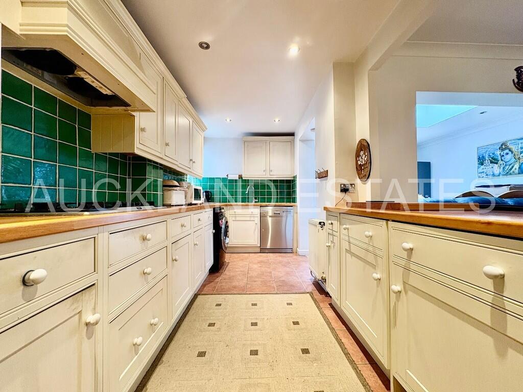 Park Avenue, Potters Bar photo 3