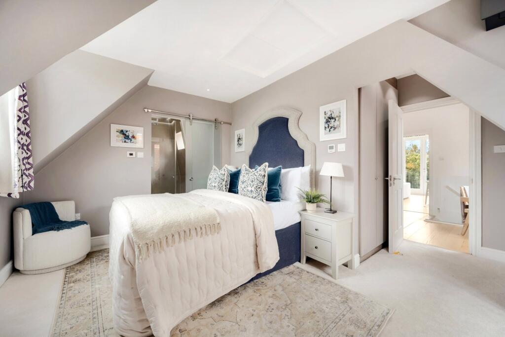 Apartment in London - View 5