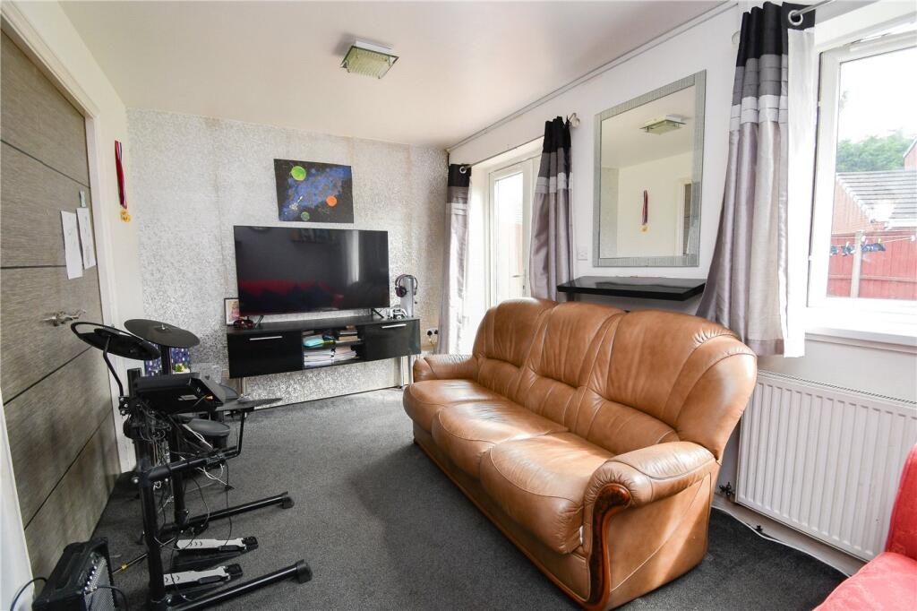 House in Prenton, Liverpool City Region - View 4