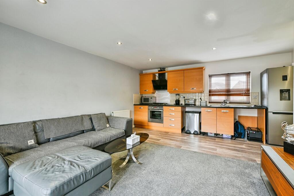 House in Ashfield, Hucknall - View 5