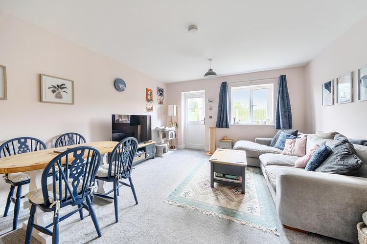 18 Rues Farm Road, Felixstowe, Suffolk, IP11 photo 2