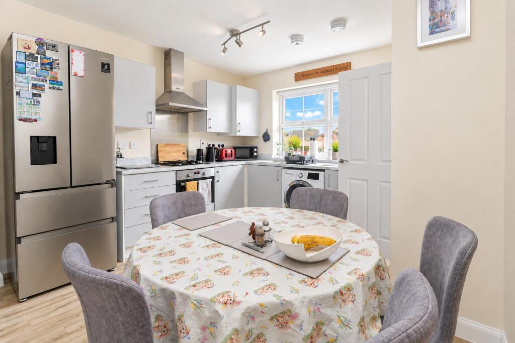 Belfry Avenue, Hatfield Peverel, Chelmsford photo 5