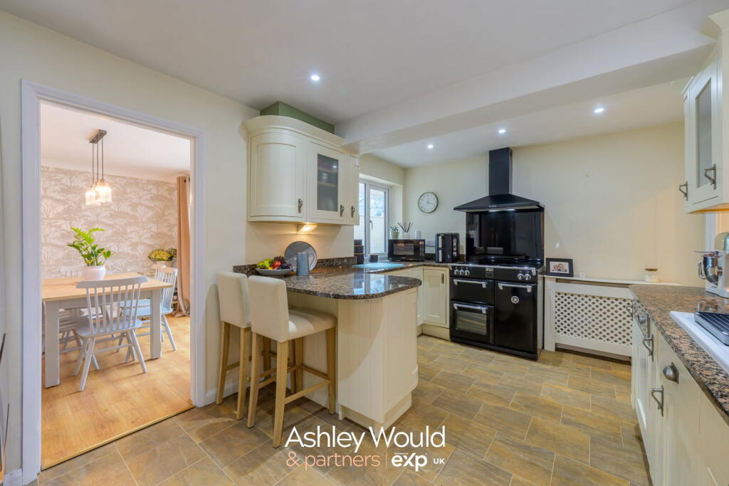 House in Bromsgrove, Hagley - View 3