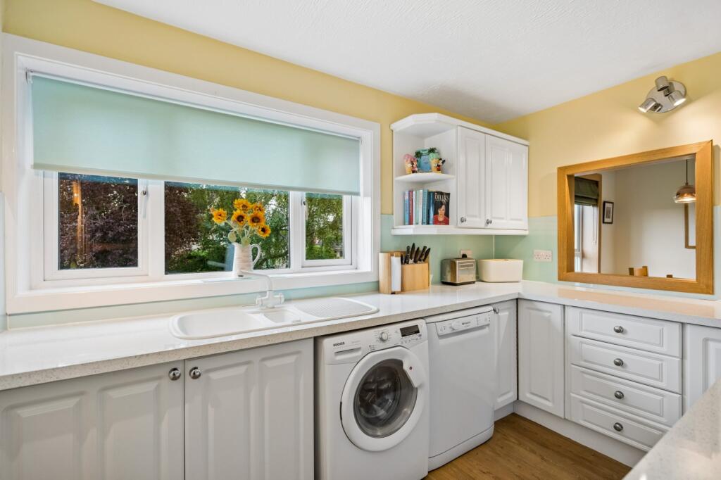 Apartment in Stirling, Borestone, Braehead - More