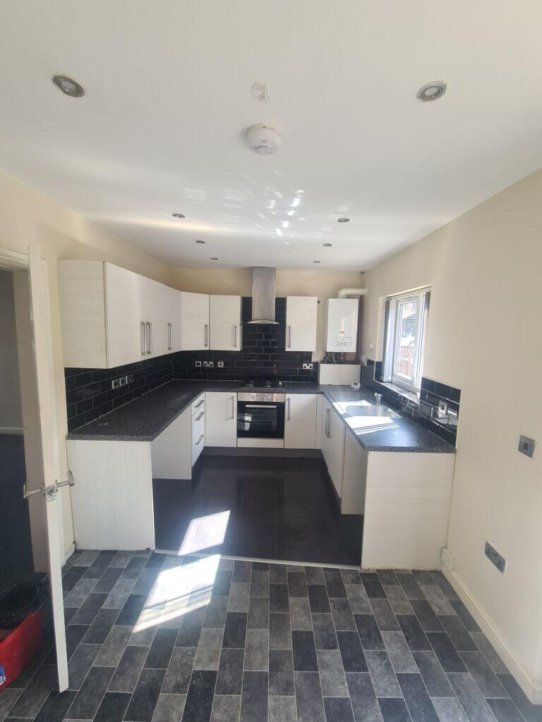 Wild Street, Heywood, OL10 4EJ photo 4