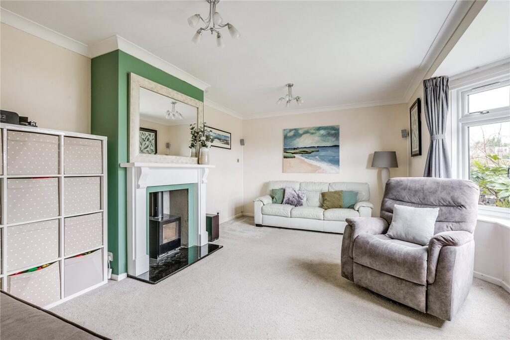 New Close, Knebworth, Hertfordshire, SG3 photo 3