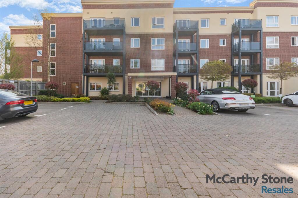 Apartment in Bromsgrove - View 3