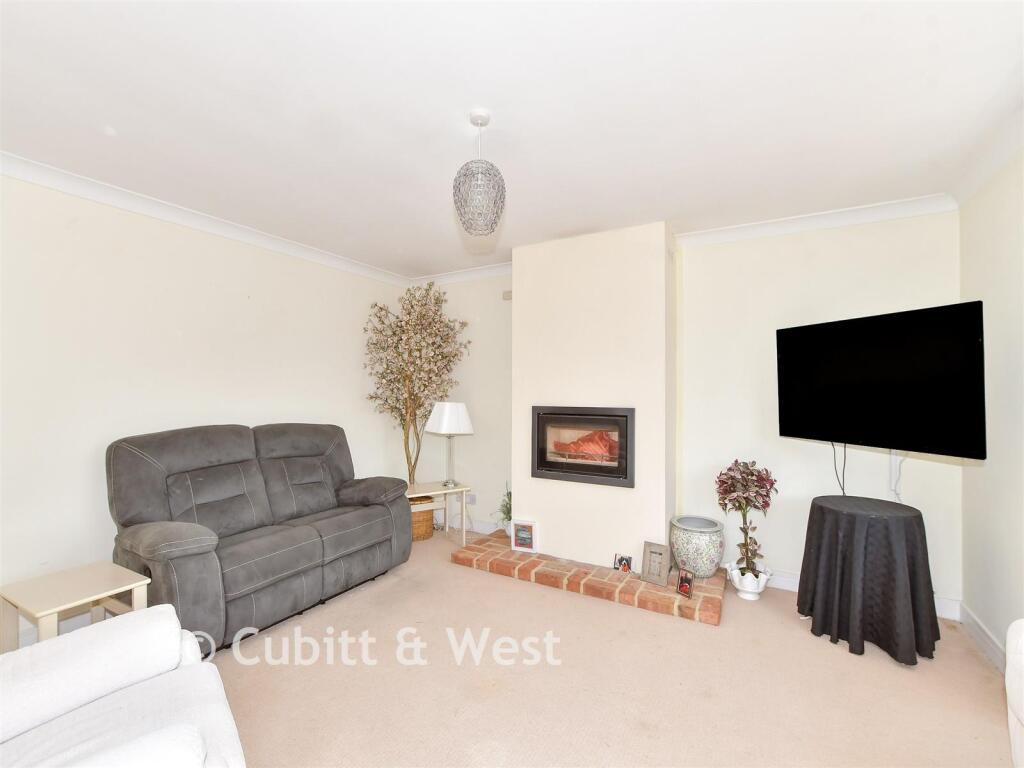 House in Redhill - View 3