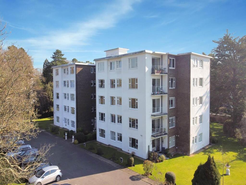 Main image of property: 46 Western Road, Poole,