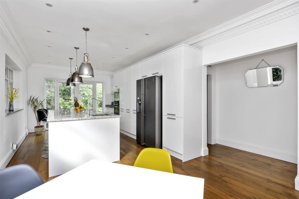 4-bed detached on Braypool Lane, Patcham, Brighton, £775,000