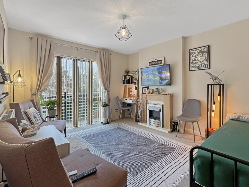 Salisbury Place, Trumpington photo 2