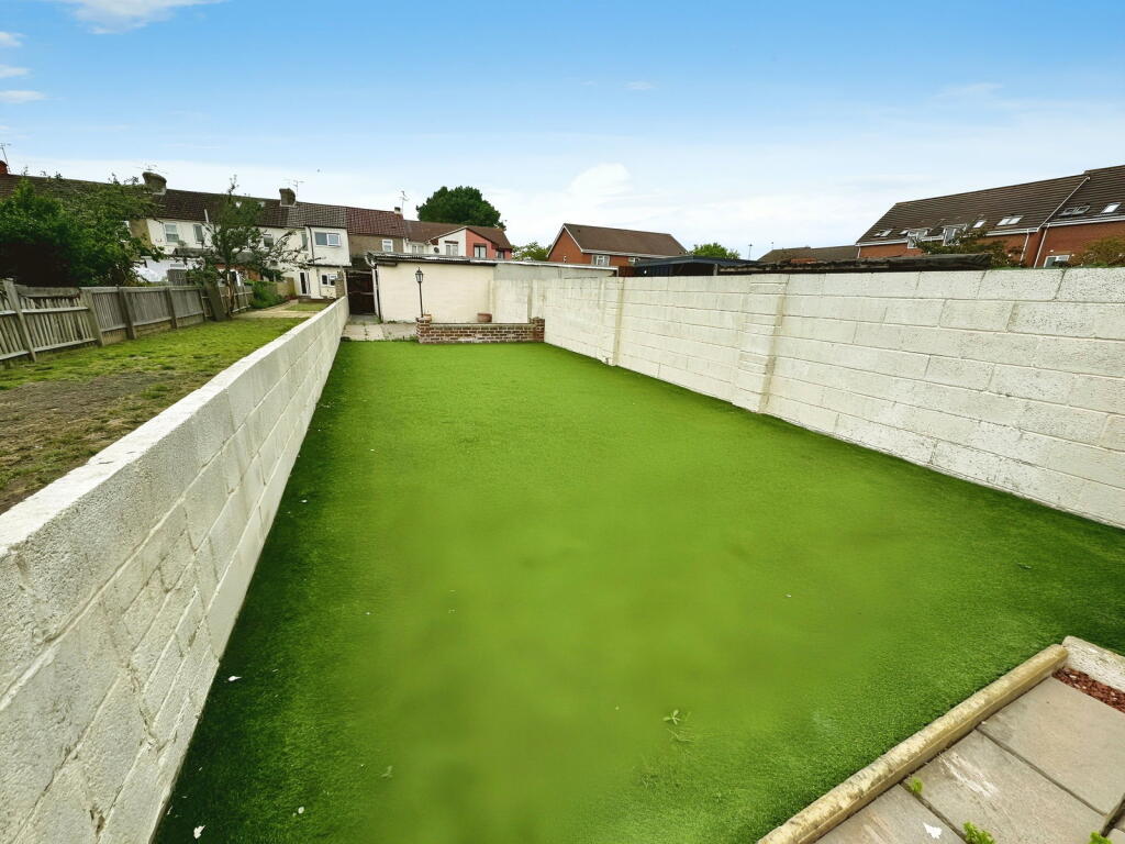 Caulfield Road, Swindon, SN2 8BS - View 5
