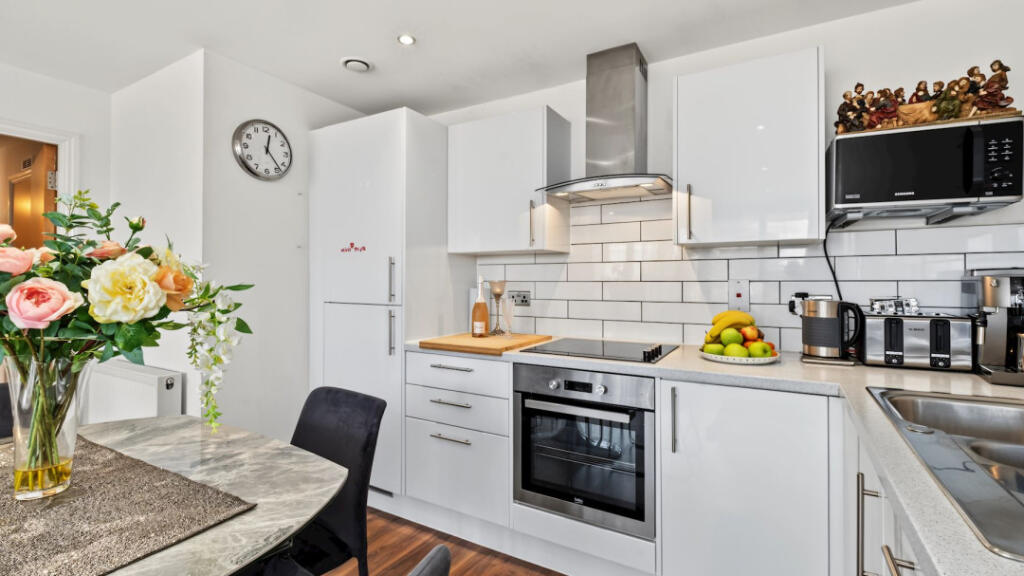 Apartment in Adur, West Sussex - View 5