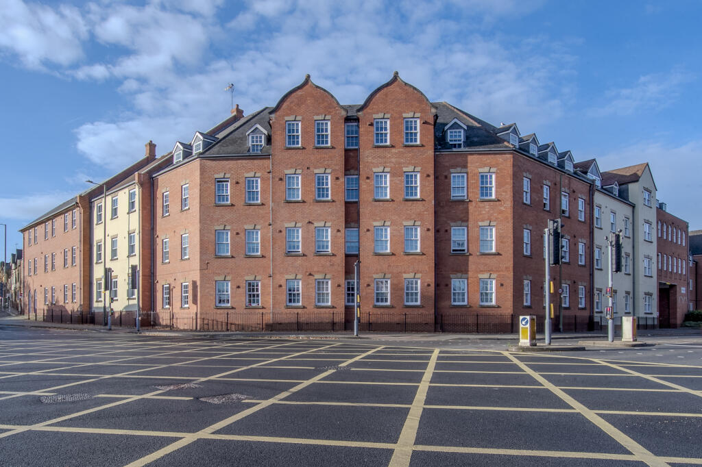 Main image of property: Warwick Road, Banbury, OX16