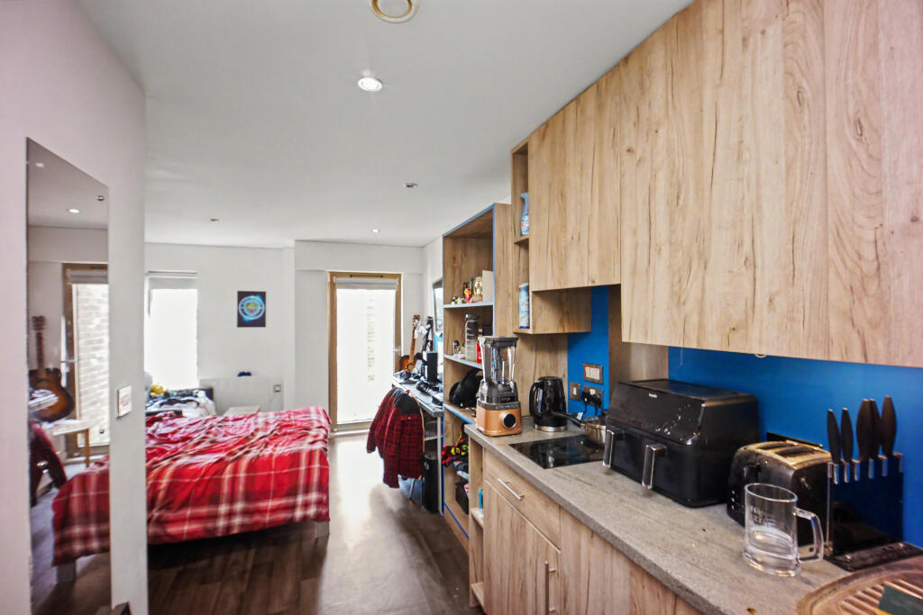 Apartment in Chester, Newtown, City of Chester - View 2