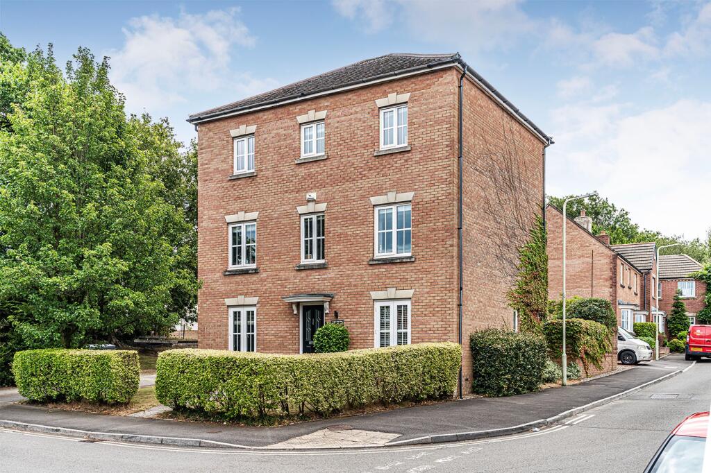 Main image of property: Bryn Dewi Sant, Miskin, CF72