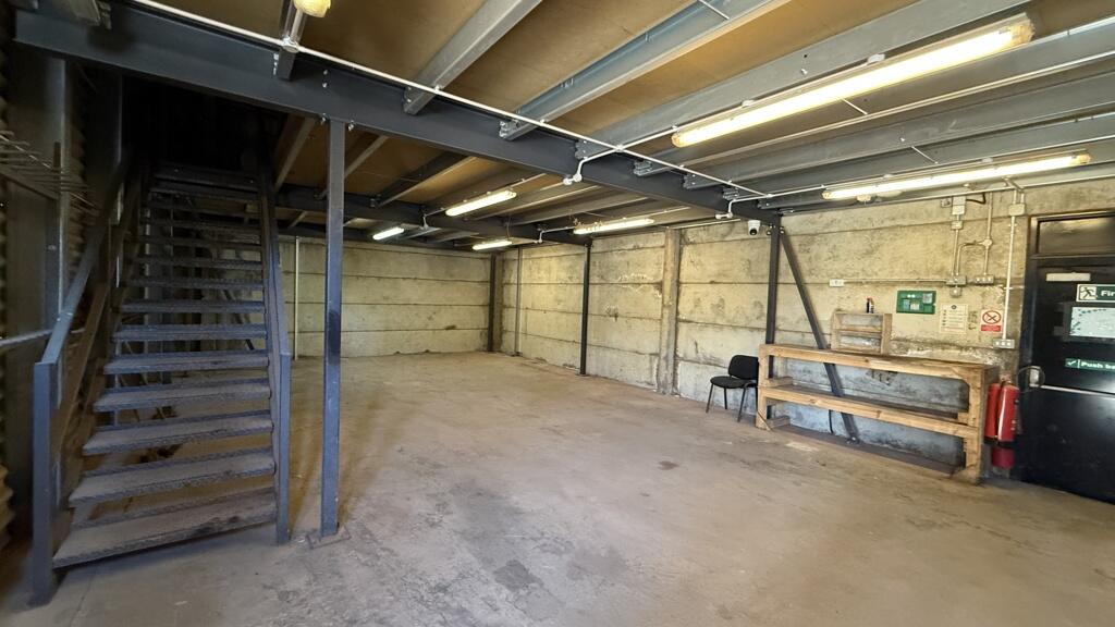 Additional image 5 of Yard, Moor Mill Lane, Colney Street, Radlett, Hertfordshire, AL2 3UA