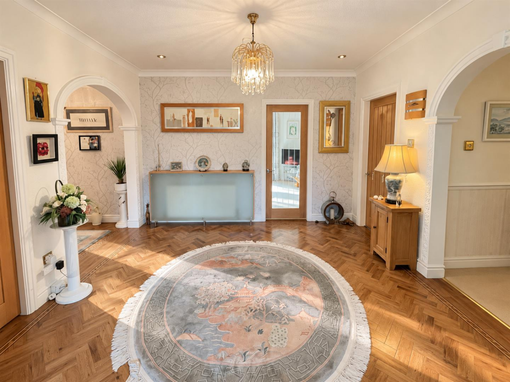 House in Wirral, Liverpool City Region - View 4