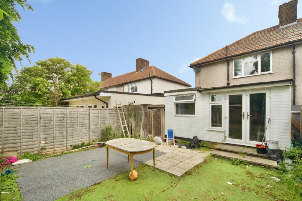 Harrold Road, Dagenham, Essex, RM8 - View 6