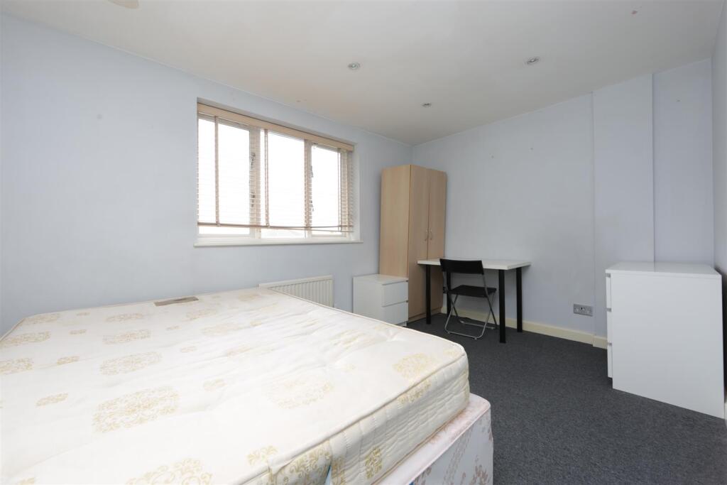 House in London - View 5