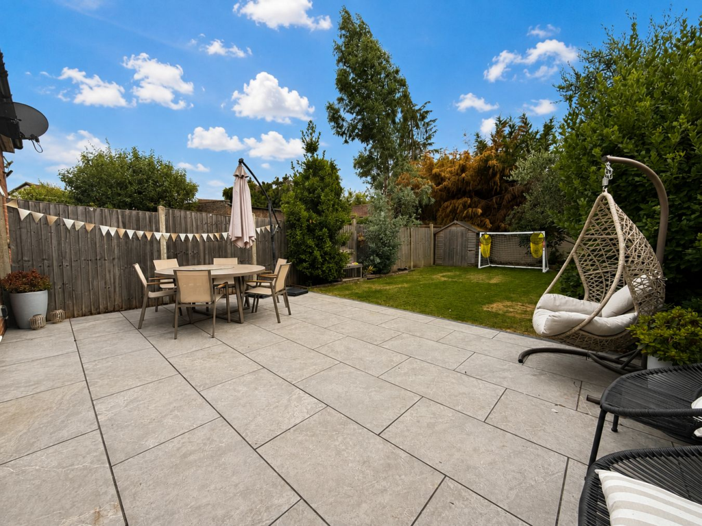 House in Spelthorne, Surrey - View 4