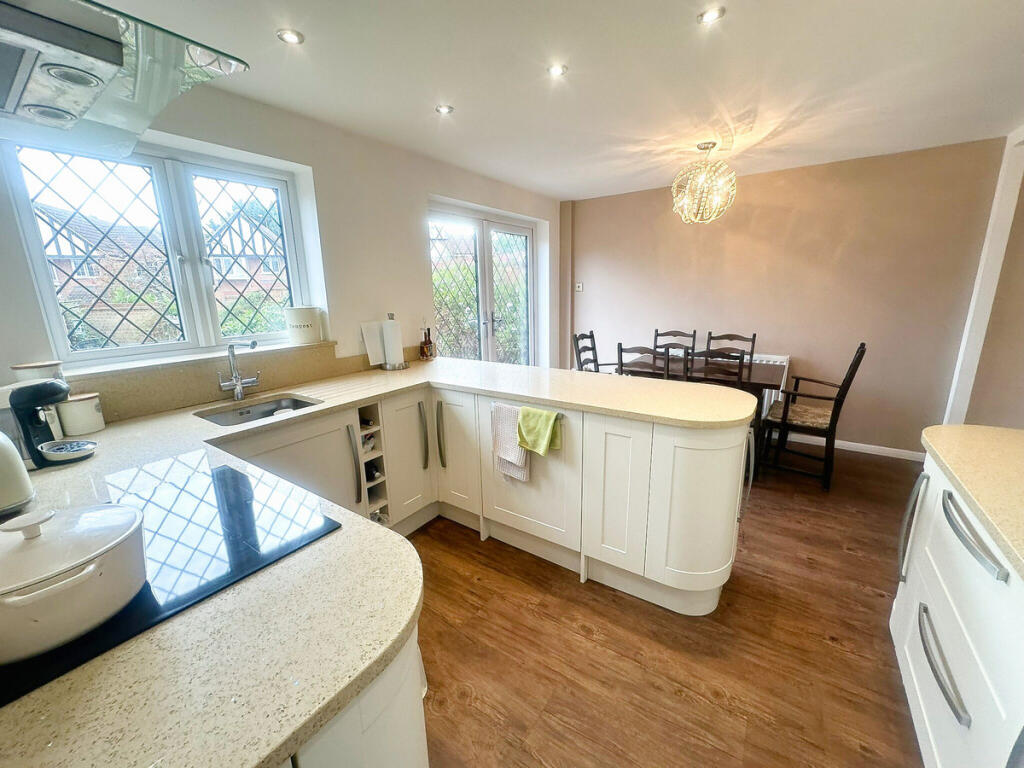 House in London, Harold Hill - View 5