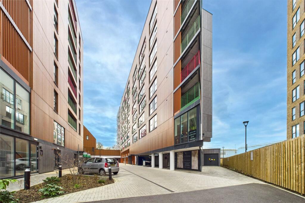 Main image of property: Market Street, Bracknell, Berkshire, RG12