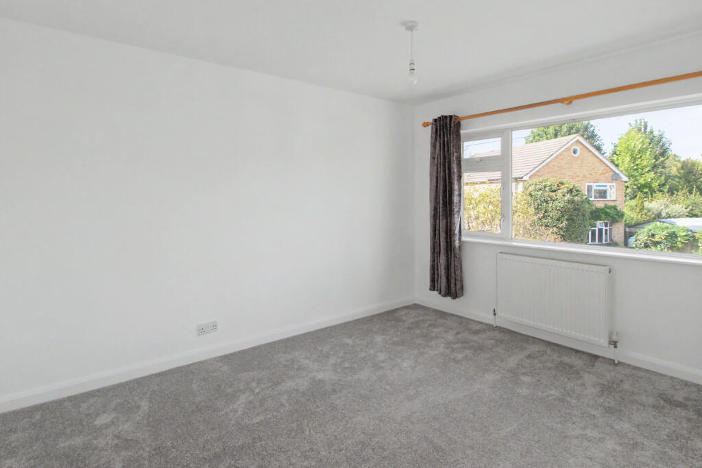 House in Kingston upon Thames - More