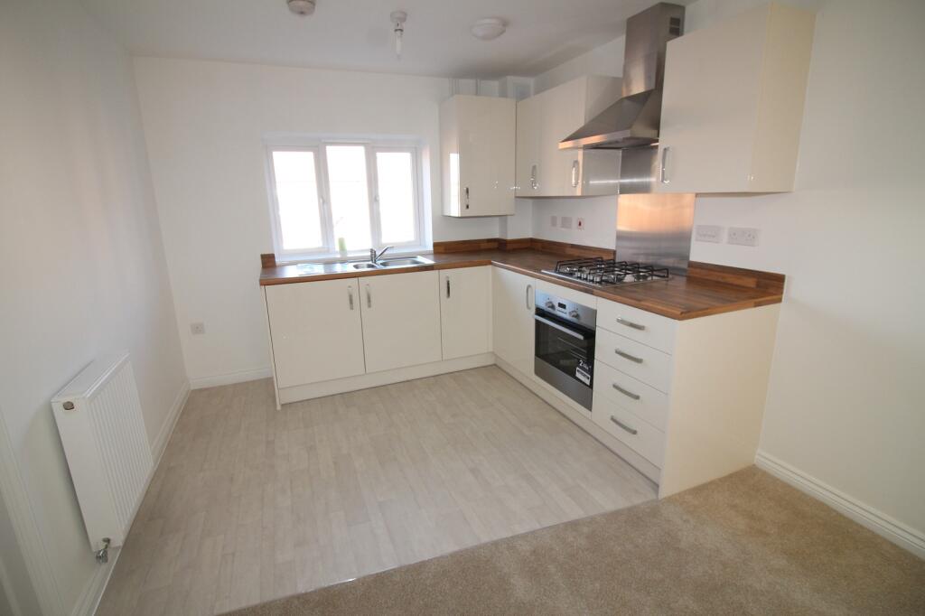 Apartment in Newport, Liswerry - View 4