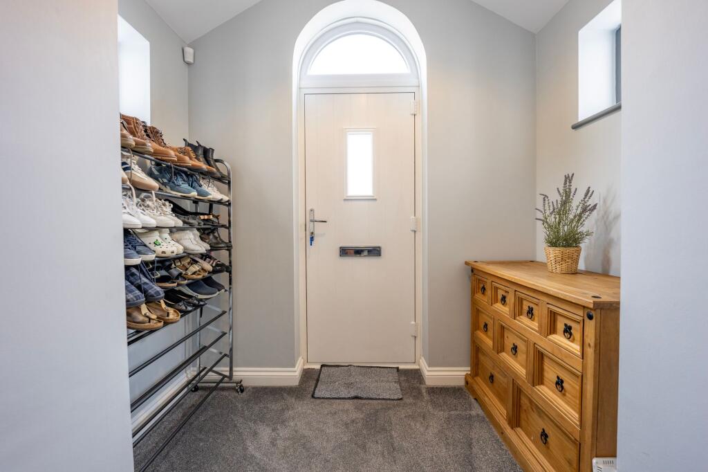 House in Nottingham, Long Eaton - More