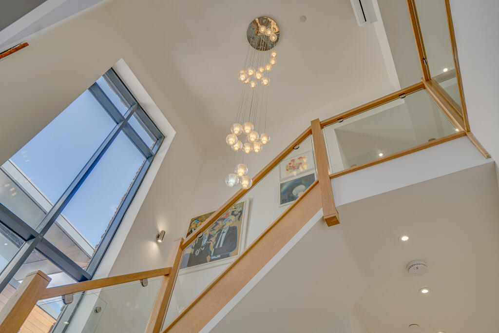 House in Eastleigh, Hamble-le-Rice - View 4