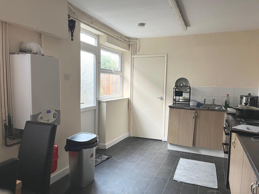 House in East Yorkshire, Kingston upon Hull - View 5