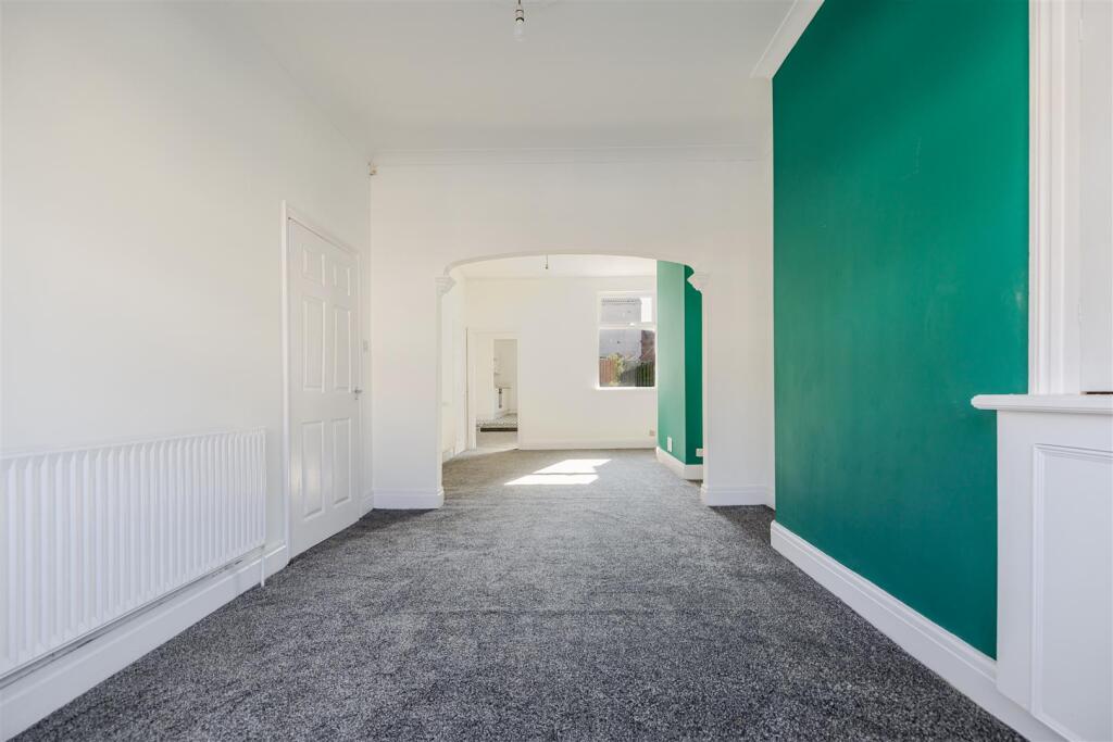 House in Doncaster - View 4