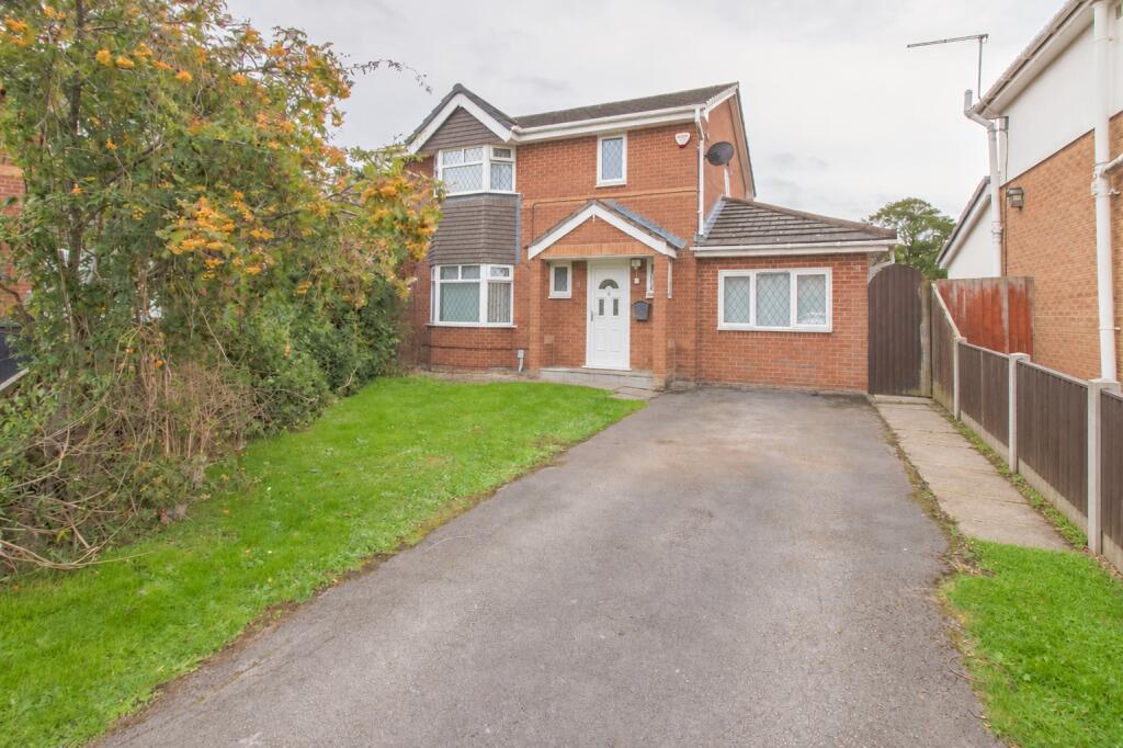 3-bed detached on Lyneal Avenue, Great Sutton, Ellesmere Port, Cheshire, CH66, £315,000
