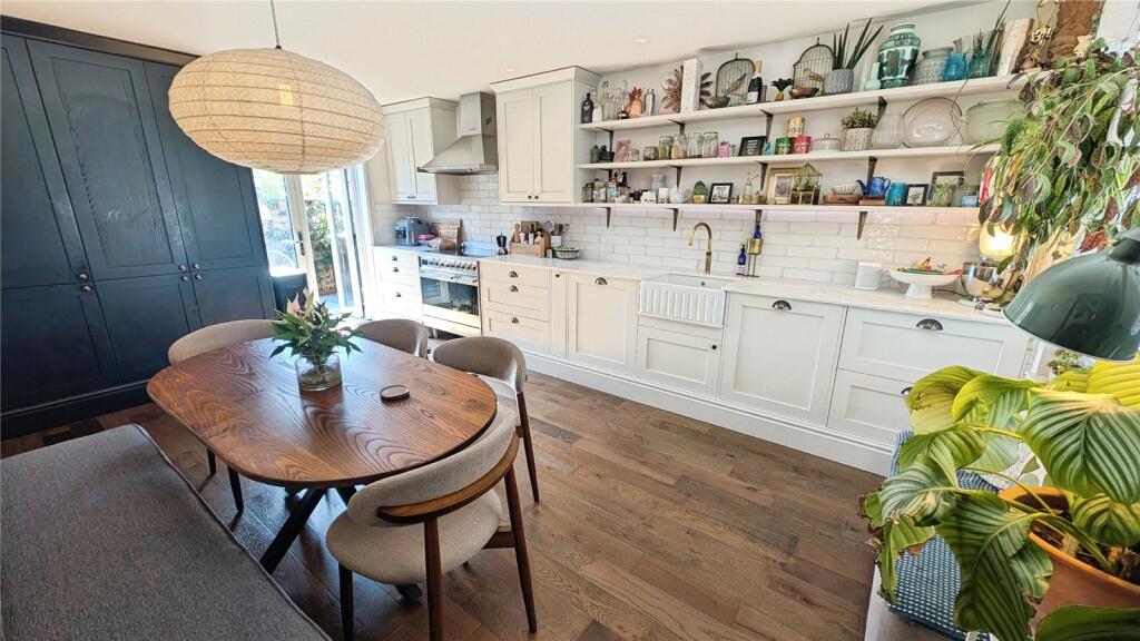 House in Southampton - View 5