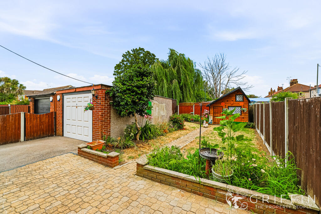 Brennan Road, Tilbury, RM18 photo 2